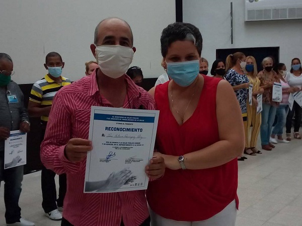 Reconocen en Camagüey labor abnegada de trabajadores de la Salud (+ Post)