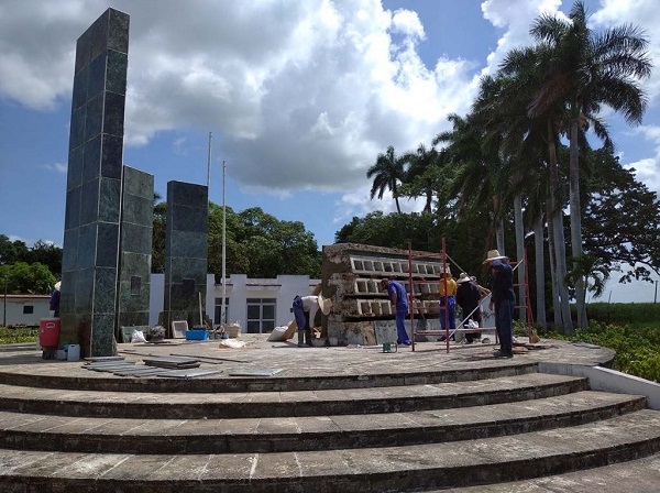 Restaura OHCC monumento a los caídos en Pino III (+ Fotos)