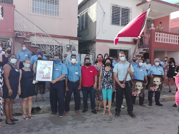 Colectivos del sector eléctrico y de la construcción de Camagüey reciben condición de Vanguardia Nacional