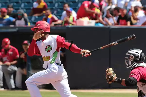 Tuneros aventajan nuevamente a equipo de Matanzas en semifinal beisbolera