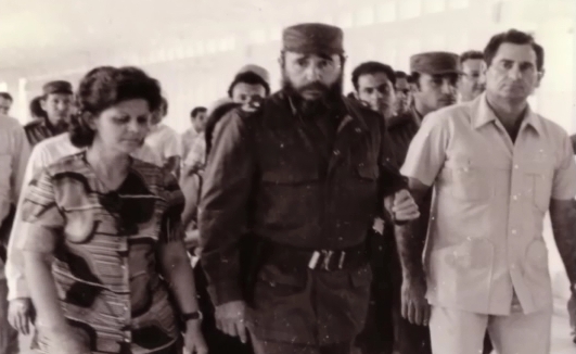 Estudiantes camagüeyanos rinden tributo a Fidel