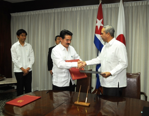 Recibe Cuba donativo de Japón para asistir a los servicios comunales