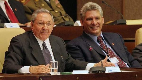 Recibió Raúl a Díaz-Canel a su regreso de Argentina