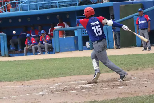 Equipo granmense a un paso de la corona en 60 Serie Nacional de Béisbol
