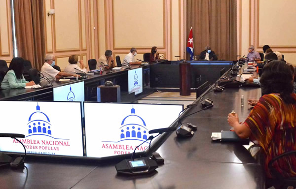 Preside Esteban Lazo reunión con direcciones de Comisiones Permanentes del Parlamento