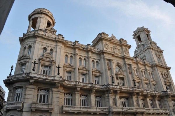 Detienen en Grecia a sospechoso de robar obras de arte en Cuba