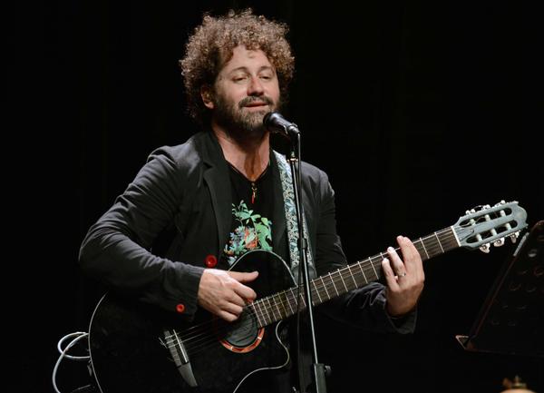 Presenta Raúl Paz nueva propuesta discográfica