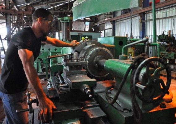 Obreros del ingenio Siboney, en el camagüeyano municipio de Sibanicú.