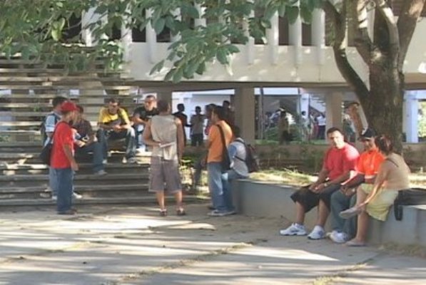 Estudiantes de la universidad de Camagüey.