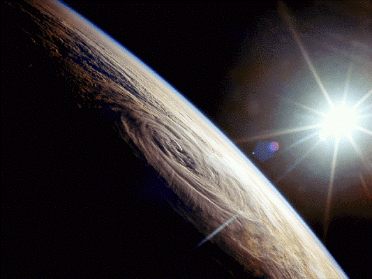 La Tierra se mueve a velocidad mínima
