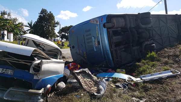 Accidente masivo en Camagüey con saldo preliminar de cuatro fallecidos (+Fotos y Audio)