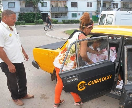 Cubataxi presta servicios al sistema camagüeyano de Salud