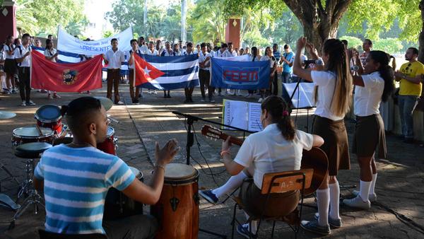 Se revitaliza en Camagüey la organización de los alumnos del nivel medio superior