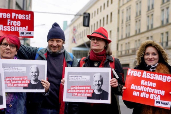 Solidaridad con Julian Assange en Berlín
