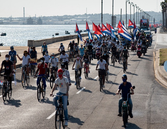 Juventud cubana: comprometida con la defensa de la Revolución