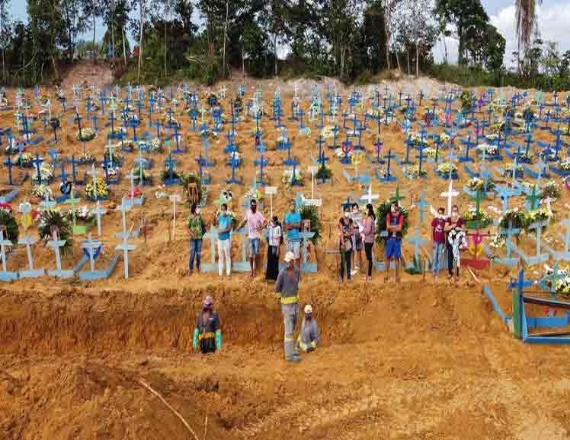 Alerta OMS que segundo año de pandemia podría ser más mortífero