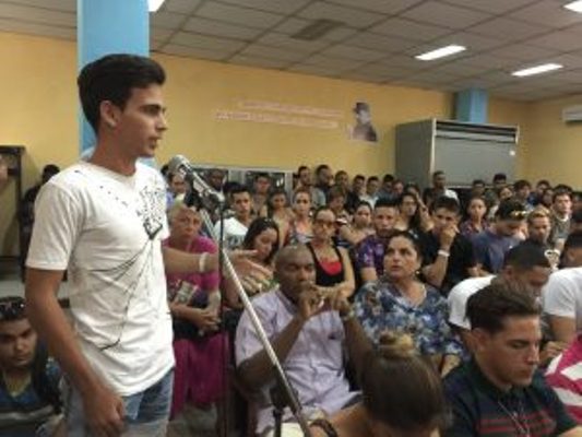 Estudiantes universitarios camagüeyanos condenan el bloqueo a Cuba