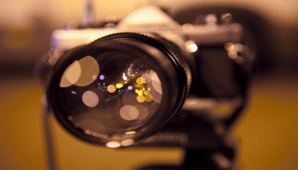 Sale a la luz la cámara de video más rápida del mundo