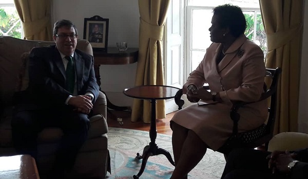 Dialoga Ministro de Exteriores de Cuba con Gobernadora General de Barbados