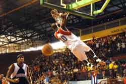 Capitalinos gana segundo juego a Camagüey en Liga Superior de Baloncesto Capitalinos gana segundo juego a Camagüey en Liga Superior de Baloncesto