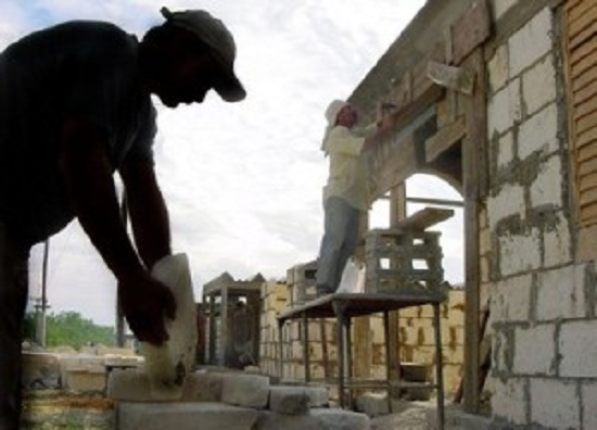 Analizan en Camagüey funcionamiento del programa de subsidios para rehabilitar fondo habitacional