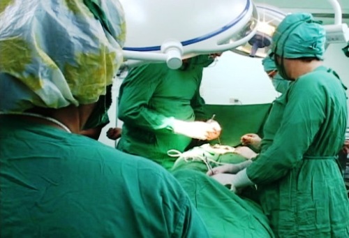 Avanza cirugía pediátrica por vía endoscópica en Cuba           