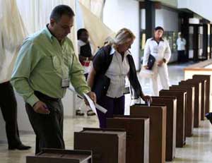 Efectúan votación para elegir Comité Central del Partido Comunista de Cuba (+ Fotos)