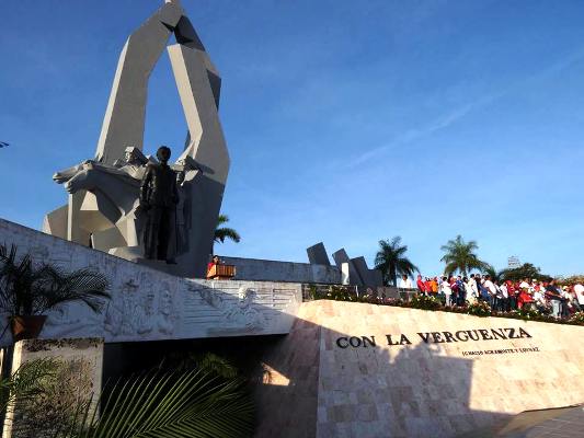 Vibra la Plaza de patriotismo camagüeyano (+ Fotos)