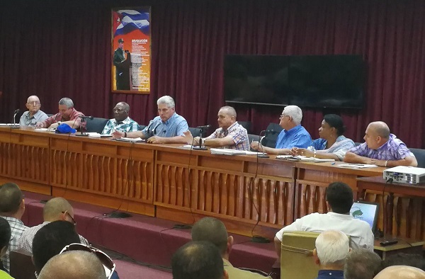 Díaz-Canel: intentamos mejorar la pirámide salarial en Cuba