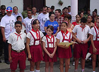Niños y jóvenes intercambian en Camagüey con agentes Emilio, Vladimir y Raúl