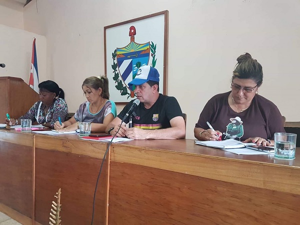 Socializan cubiteños positivas experiencias de ahorro con máximas autoridades de Camagüey Socializan cubiteños positivas experiencias de ahorro con máximas autoridades de Camagüey