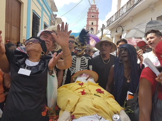 Tradicional entierro de San Pedro cierra en Camagüey fiesta sanjuanera