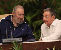 Fidel Castro en sesión final del VI Congreso del Partido
