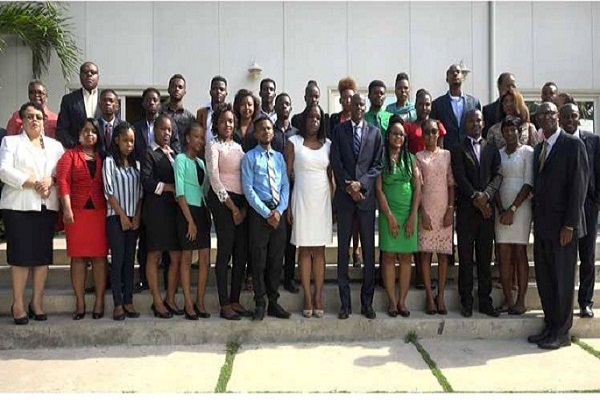 Presidente de Haití recibe a jóvenes que estudiarán en Cuba (+ Fotos) Presidente de Haití recibe a jóvenes que estudiarán en Cuba (+ Fotos)