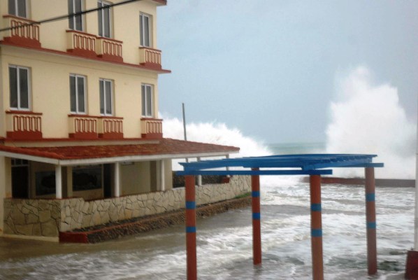 Reportan primeras afectaciones del huracán Irma en el oriente cubano (+ Fotos y Video)