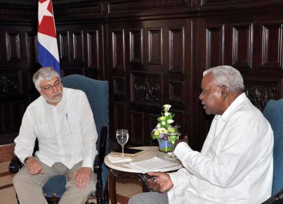Presidente del Parlamento cubano recibió a exmandatario paraguayo Fernando Lugo