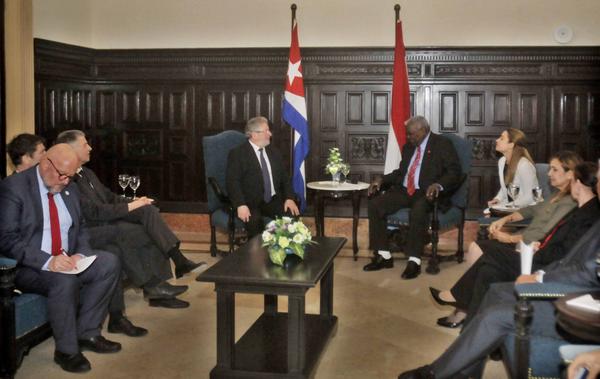 Cuban Parliament President Welcomes his Counterpart from Luxemburg