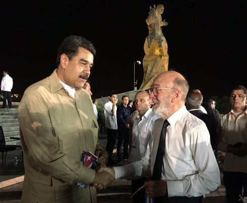 El Cuate, junto a Nicolás Maduro en el homenaje póstumo a Fidel Castro en Santiago de Cuba.