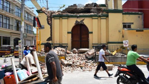 Miles de mexicanos azotados por sismos viven situación de desamparo