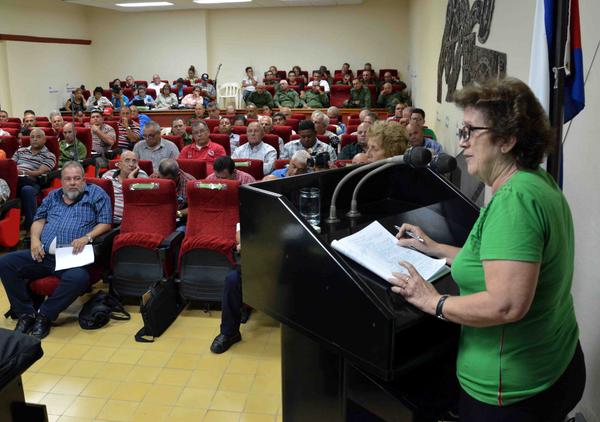 María del Carmen Concepción González, titular cubana de la Insdustria Alimentaria y la Pesca.