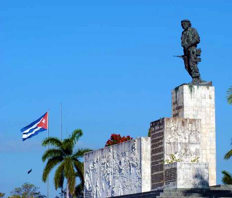 Santa Clara recuerda al Che a 20 años de su regreso