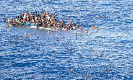 Grecia usará barreas flotantes para frenar llegada de inmigrantes
