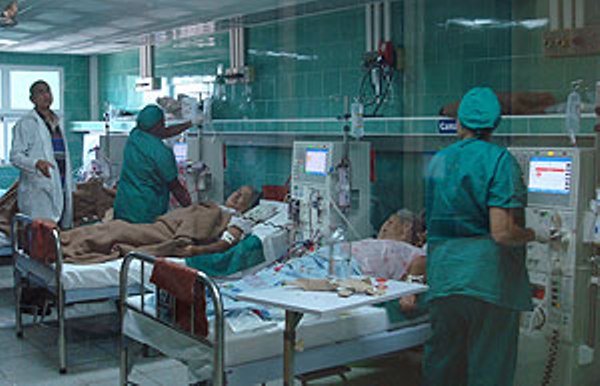 Moderno Centro de Nefrología del hospital “Manuel Ascunce Domenech”. Moderno Centro de Nefrología del hospital “Manuel Ascunce Domenech”.