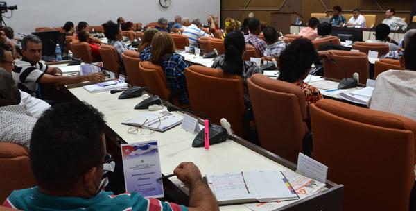 Recibirán diputados cubanos preparación sobre temas legislativos