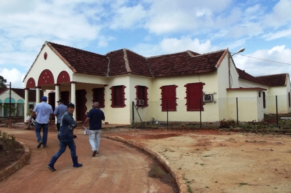 Policilínico del batey Brasil, en Esmeralda, totalmente remozado.