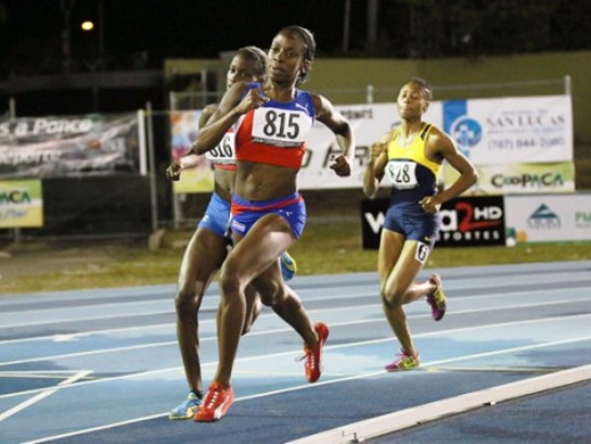 Tres camagüeyanos a la pista del Estadio de Atletismo de Barranquilla