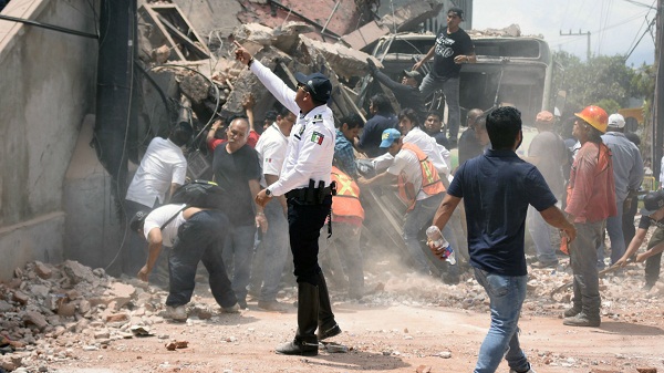 Registra México más de 300 víctimas mortales por terremoto