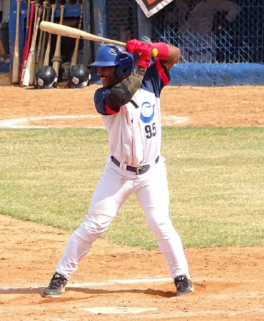 Camagüeyano Loidel Chapellí lidera bateadores en 60 Serie Nacional de Béisbol
