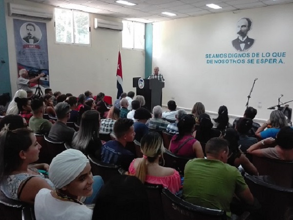 Universidad de Camagüey abrió sus puertas a la ciencia y la investigación (+ Fotos y Tuit)