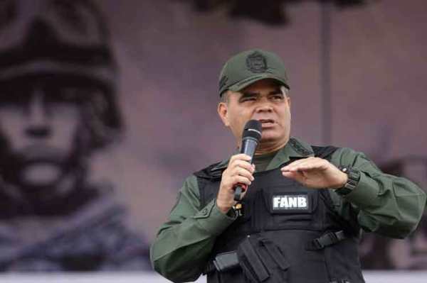 Reitera general Padrino que la Fuerza Armada defenderá a Venezuela